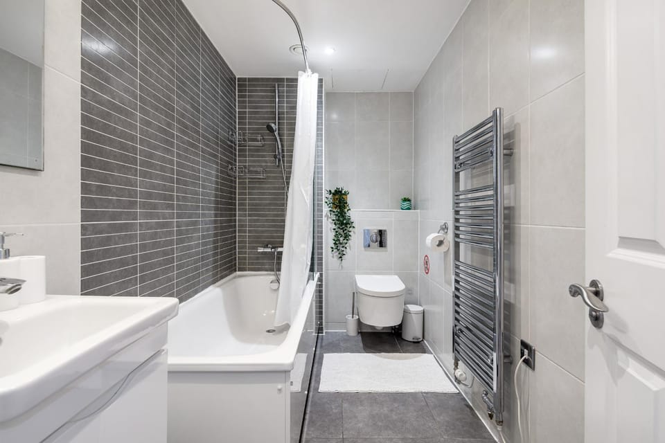 Stylish 2BR APT with Garden by St Pancras International Apartment in London Borough of Islington