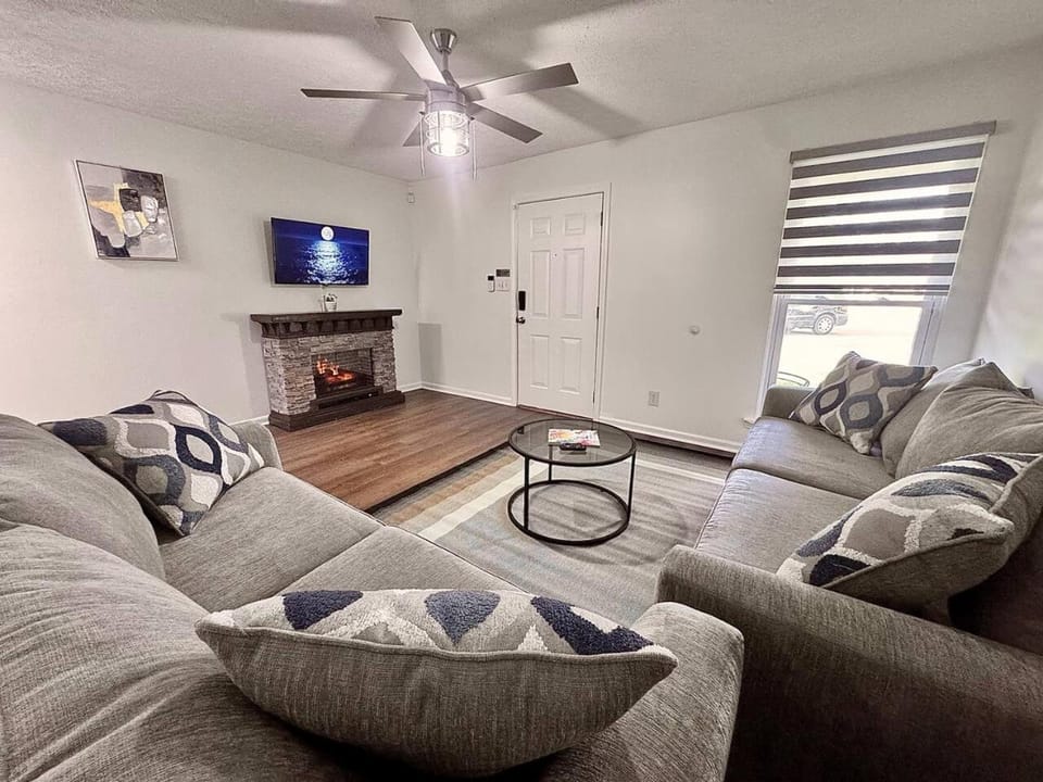 Cozy New Modern On I-95 Apartment in Pooler