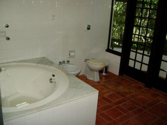 Casa de 730m2 no Exclusivo Condomínio Portogalo com Piscina Privada e Cais para iates de até 55 Pés Villa in Angra dos Reis