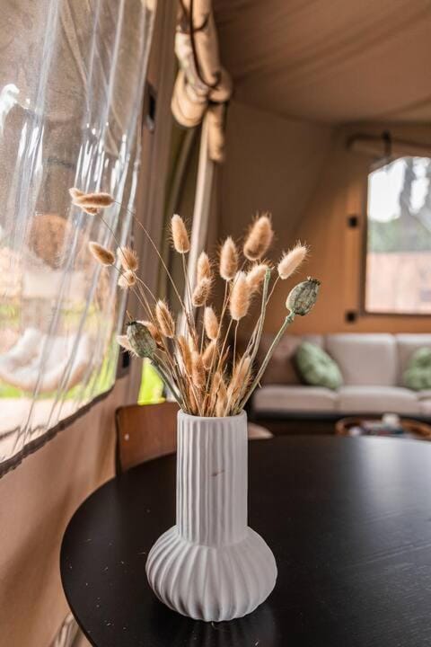 Glampinglodge luxe voor 4 pers met privé hottub Luxury tent in Limburg (province)