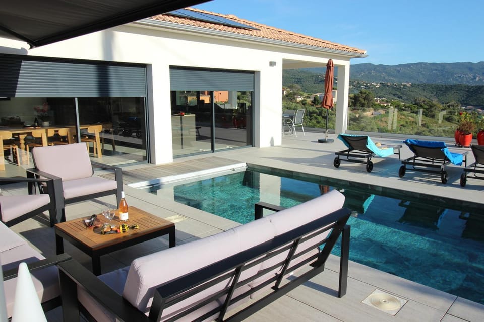 Villa d exception piscine privée 200m2 10 pers RESTONICA Les Terrasses de Ruppione Villa in Corsica