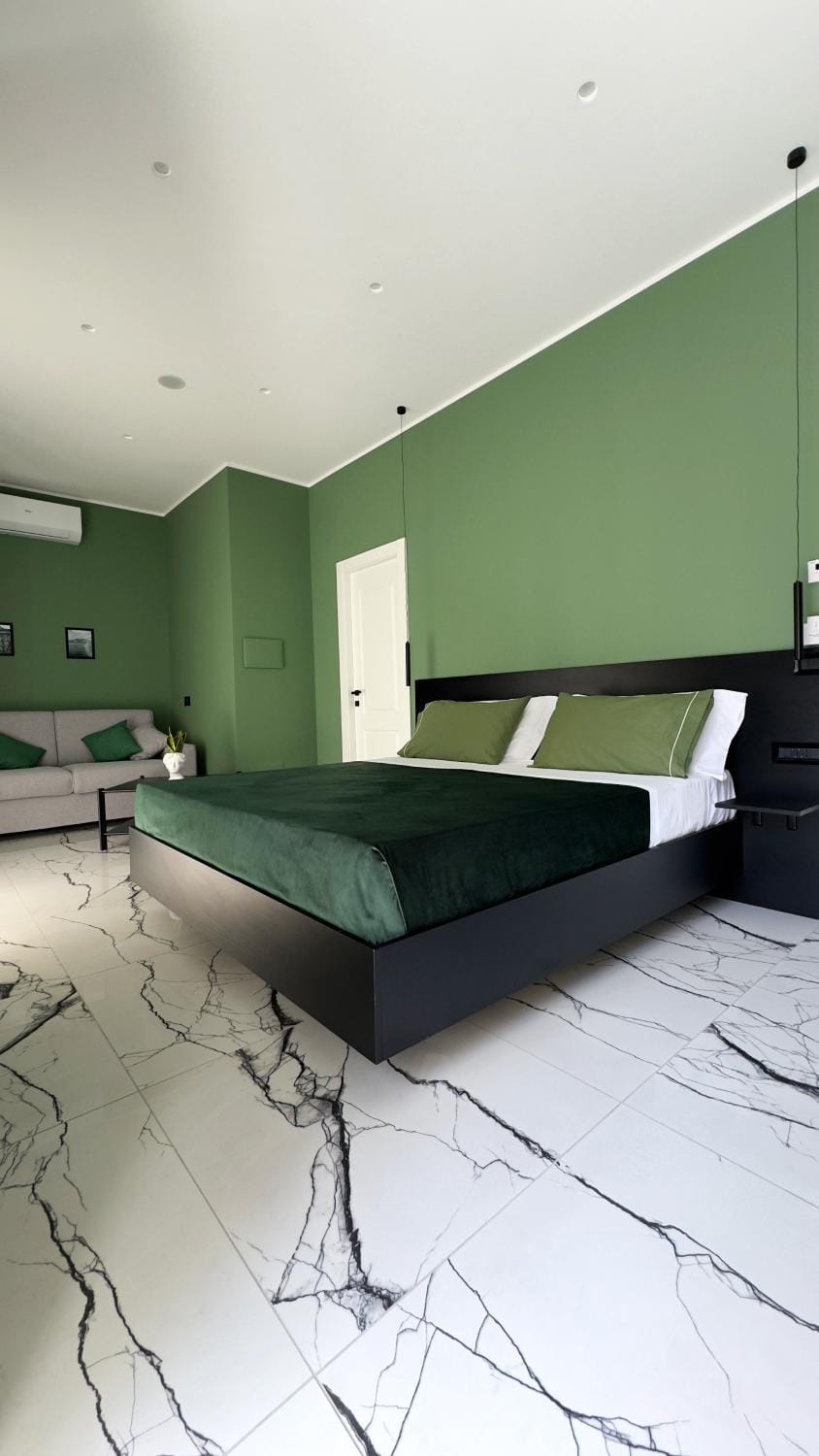 Bed, Photo of the whole room, Bedroom, trouser press