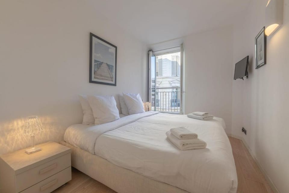 Appartement 1 chambre climatisé – Rue d’Antibes Cannes Apartment in Cannes