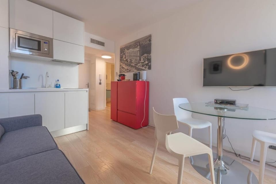 Appartement 1 chambre climatisé – Rue d’Antibes Cannes Apartment in Cannes