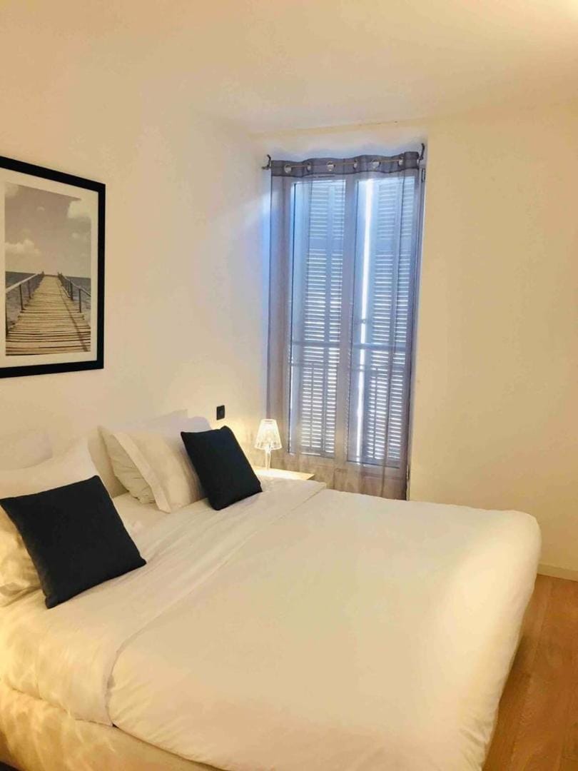 Appartement 1 chambre climatisé – Rue d’Antibes Cannes Apartment in Cannes
