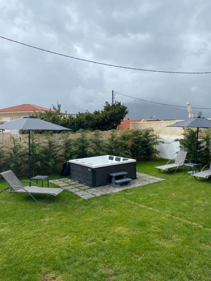 Hot Tub, Mountain view, sunbed