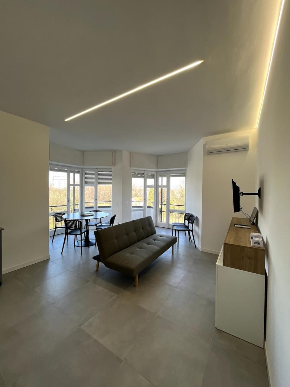 Lake view apartment Apartment in Arona