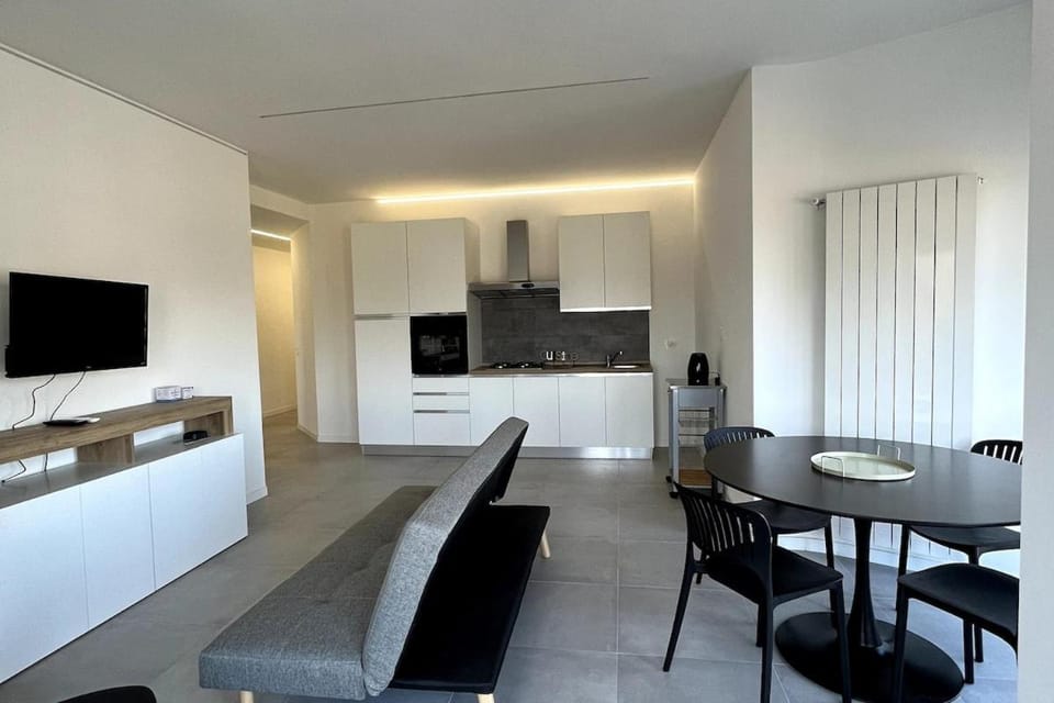 Lake view apartment Apartment in Arona