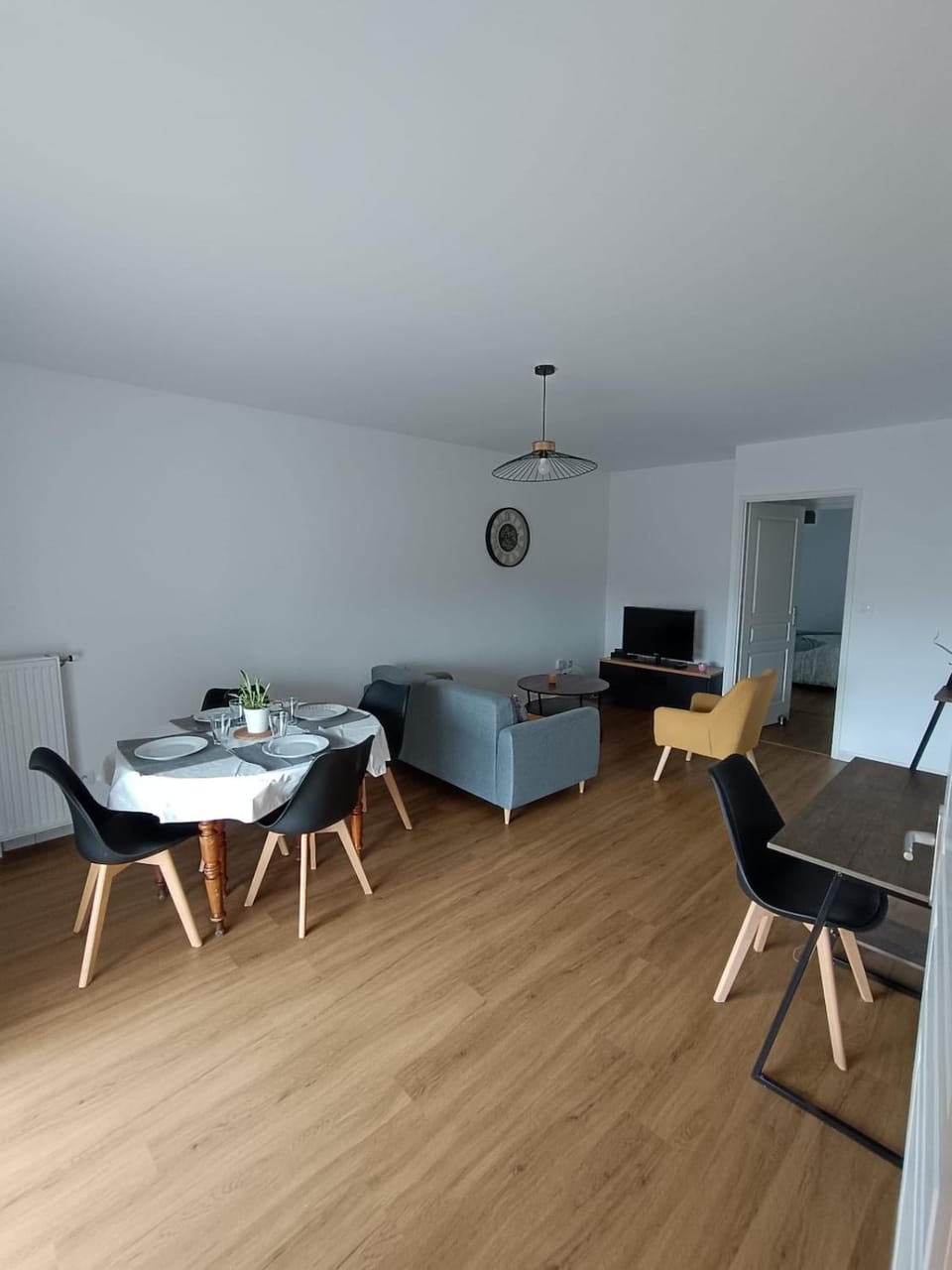 Living room, Seating area, Dining area