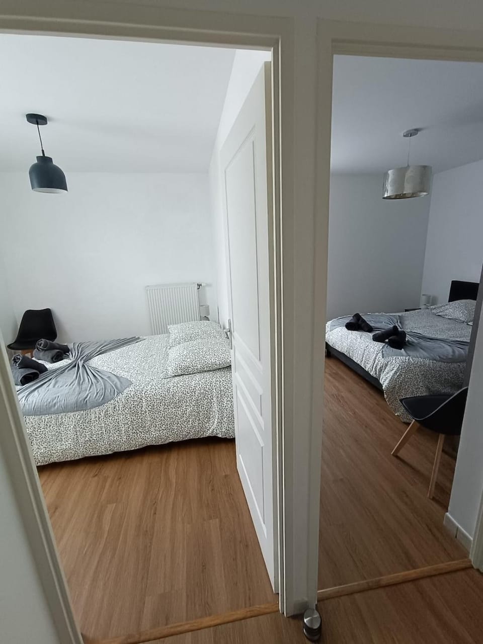 Bed, Photo of the whole room, Bedroom, towels