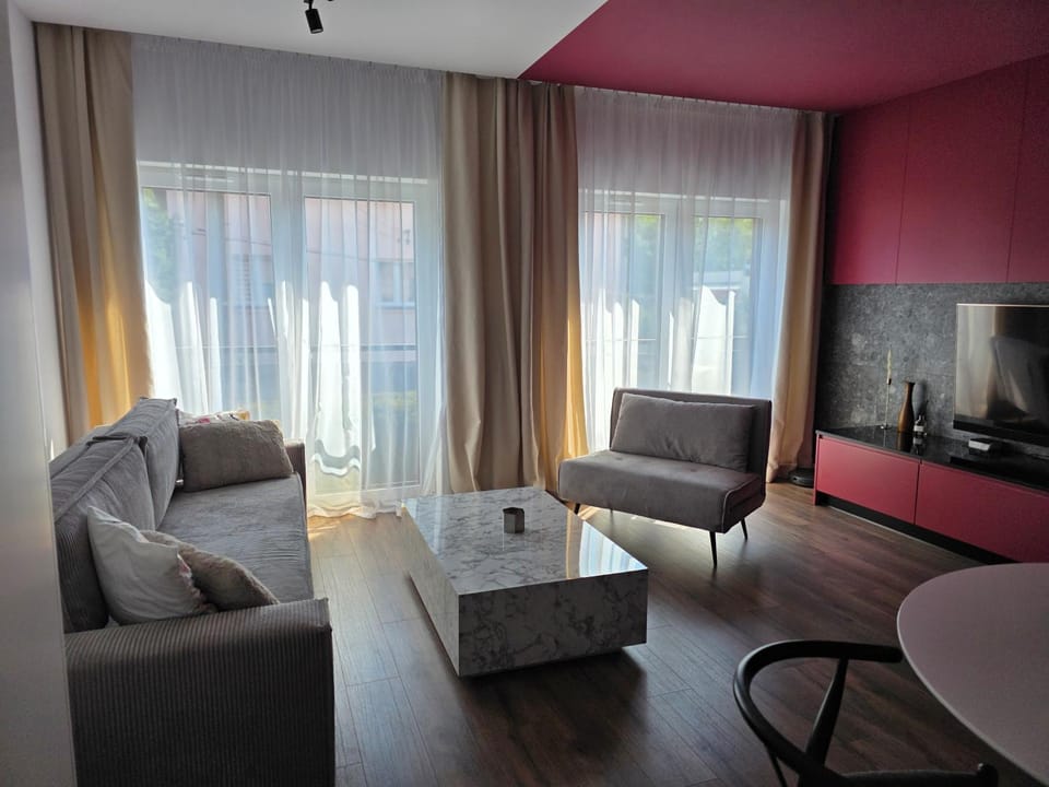Communal lounge/ TV room, TV and multimedia, Living room, Seating area, Evening entertainment