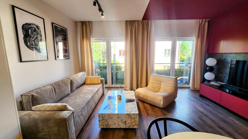 Communal lounge/ TV room, TV and multimedia, Living room, Seating area