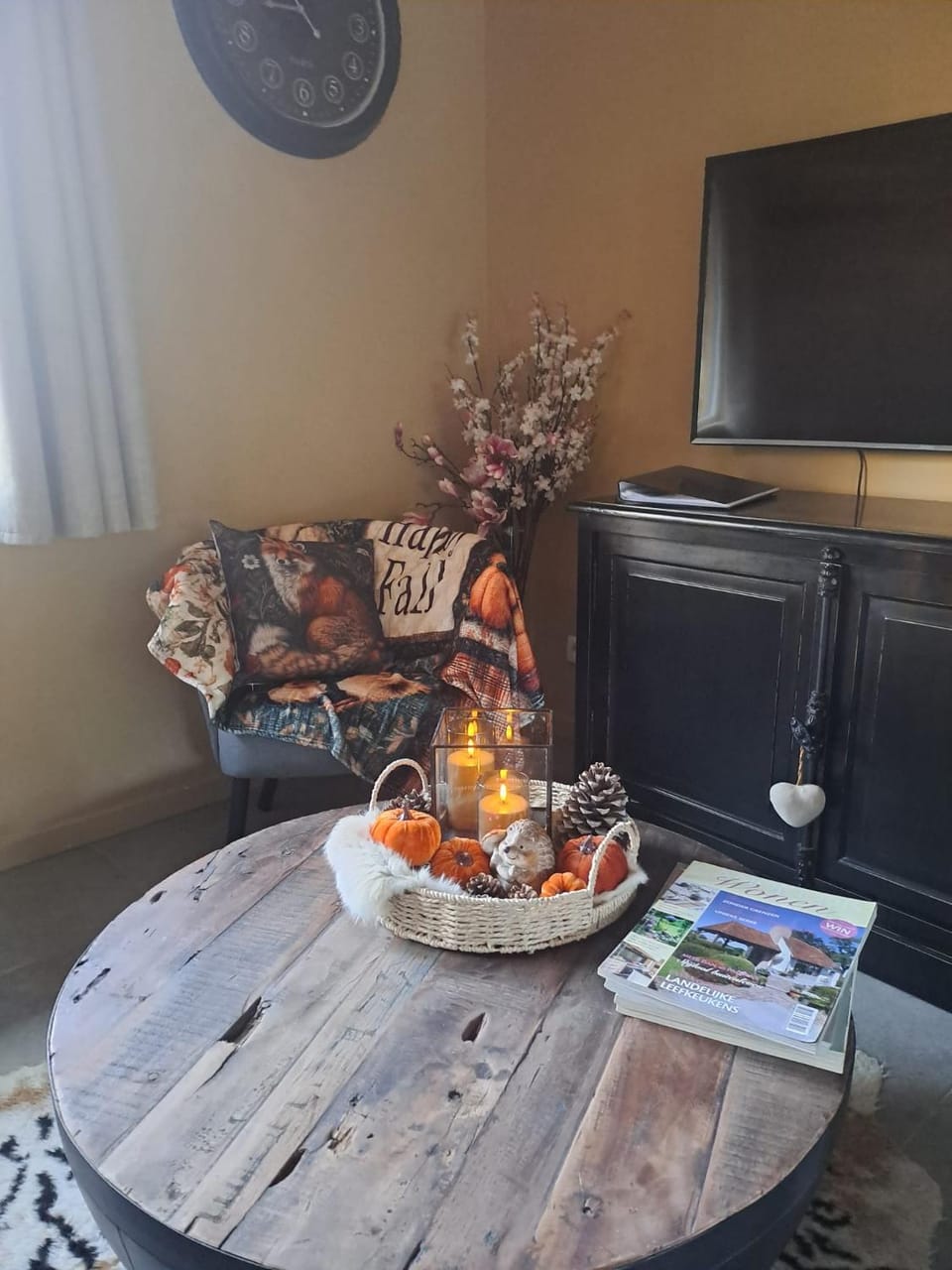 TV and multimedia, Living room, Seating area