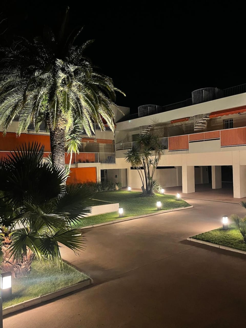 Saint-Tropez Design Apt Pool & Beach Walk Apartment in Saint-Tropez