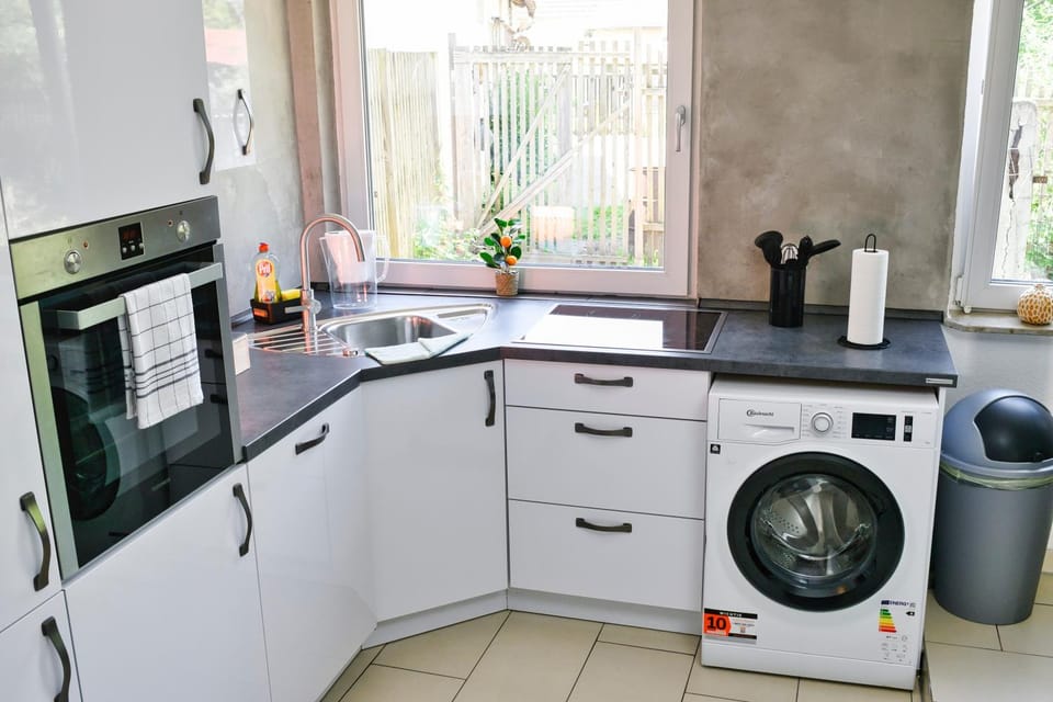 dishwasher, stove, toaster, washing machine