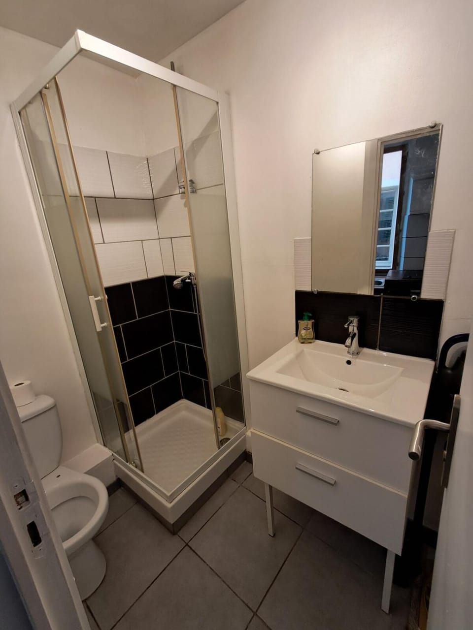 budgetbnb Larmodieu 1 Apartment in Toulon