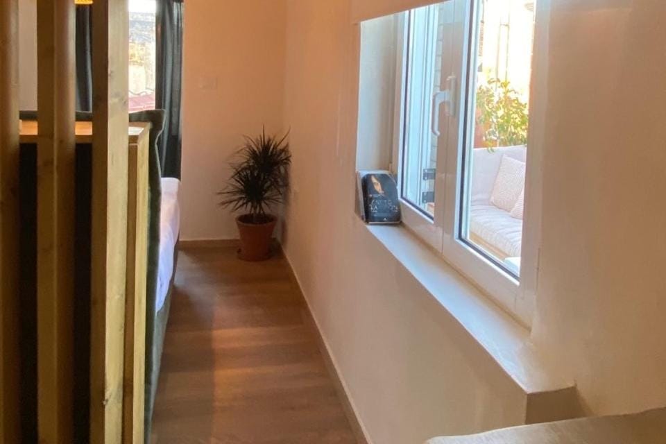Central old Town house with jacuzzi and yard,4ppl House in Chania