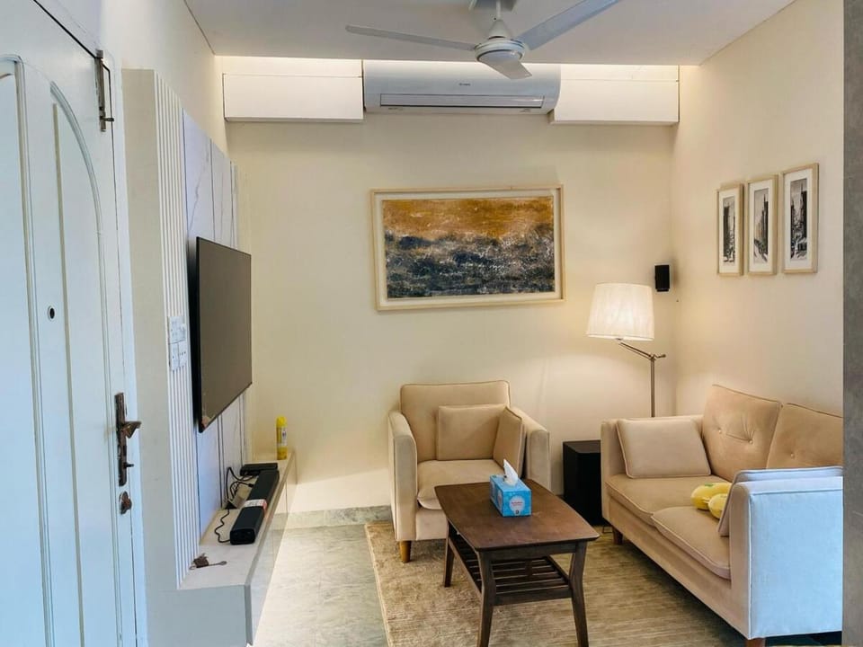 Luxury 2BR Studio 5-Star Hotel Experience Apartment in Dhaka