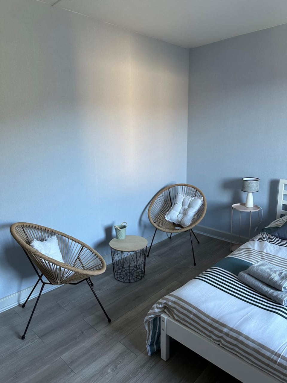 Living room, Photo of the whole room, Seating area, Bedroom