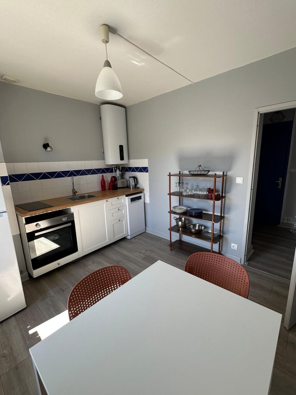 Kitchen or kitchenette, Dining area, dishwasher, oven, stove