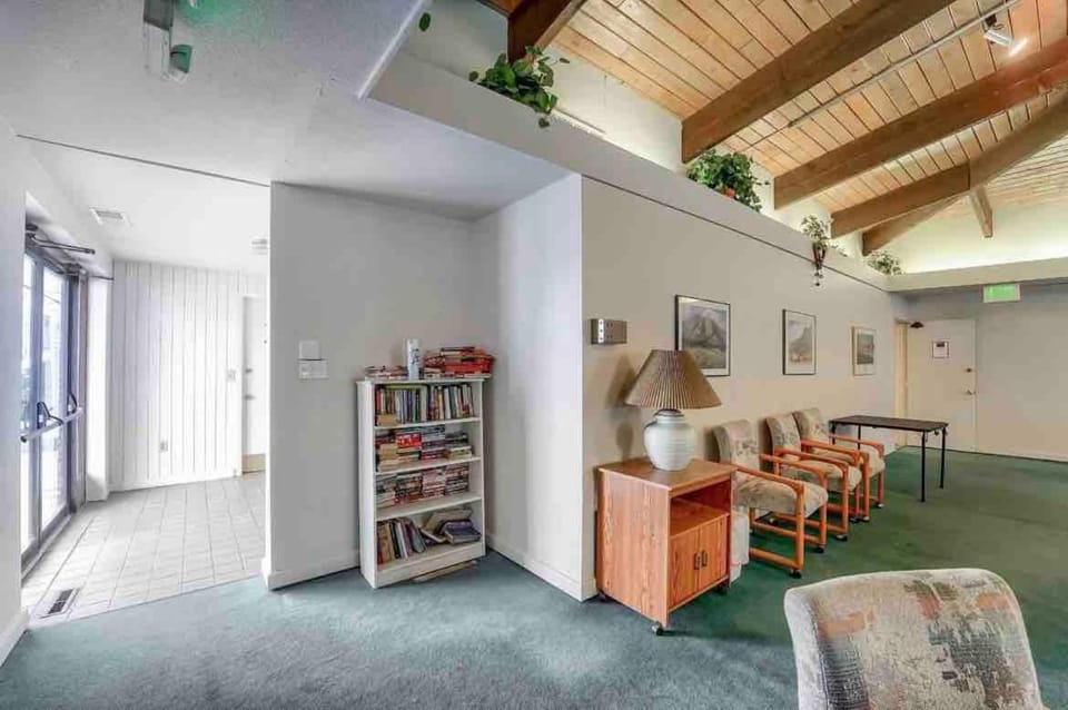1 BD Boulder Getaway - Pets Allowed with Full Amenities Apartment in Boulder