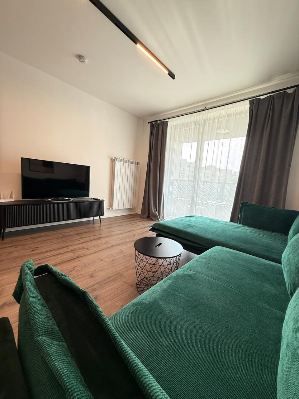 DomBox Sofia Suites - Stylish 2 Bedroom in Center - Free Garage Apartment in Sofia