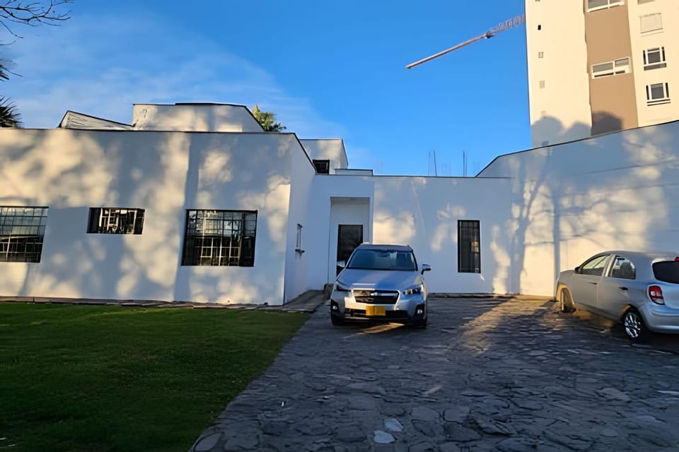 Facade/entrance, Balcony/Terrace