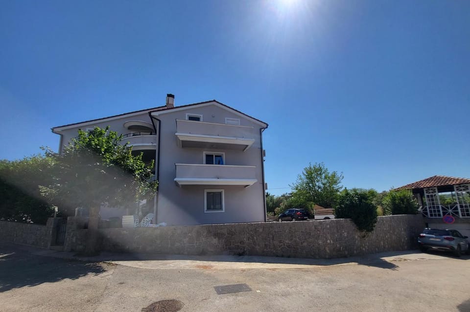 Apartments Oli Soline Apartment in Primorje-Gorski Kotar County