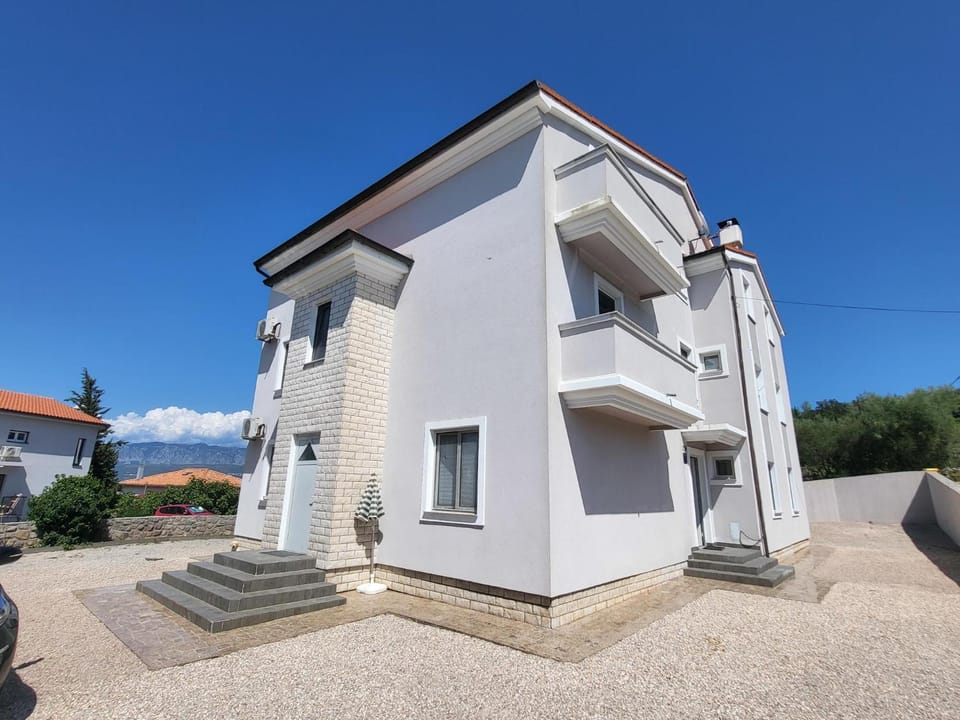 Apartments Oli Soline Apartment in Primorje-Gorski Kotar County
