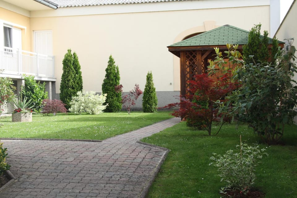 Garden, Garden view