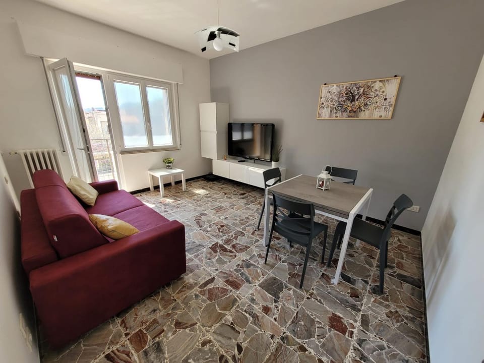 TV and multimedia, Balcony/Terrace, Living room, City view