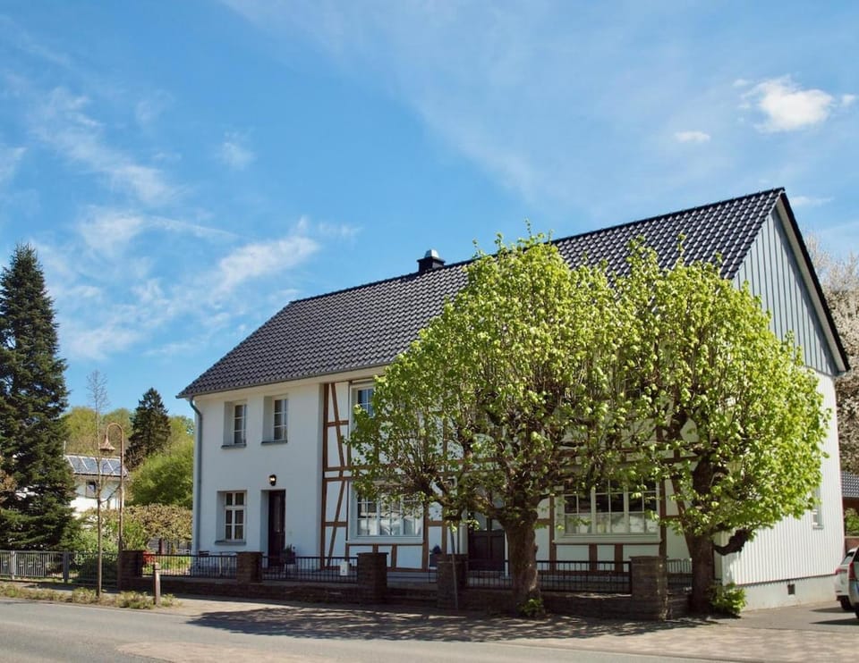 Property building, Spring