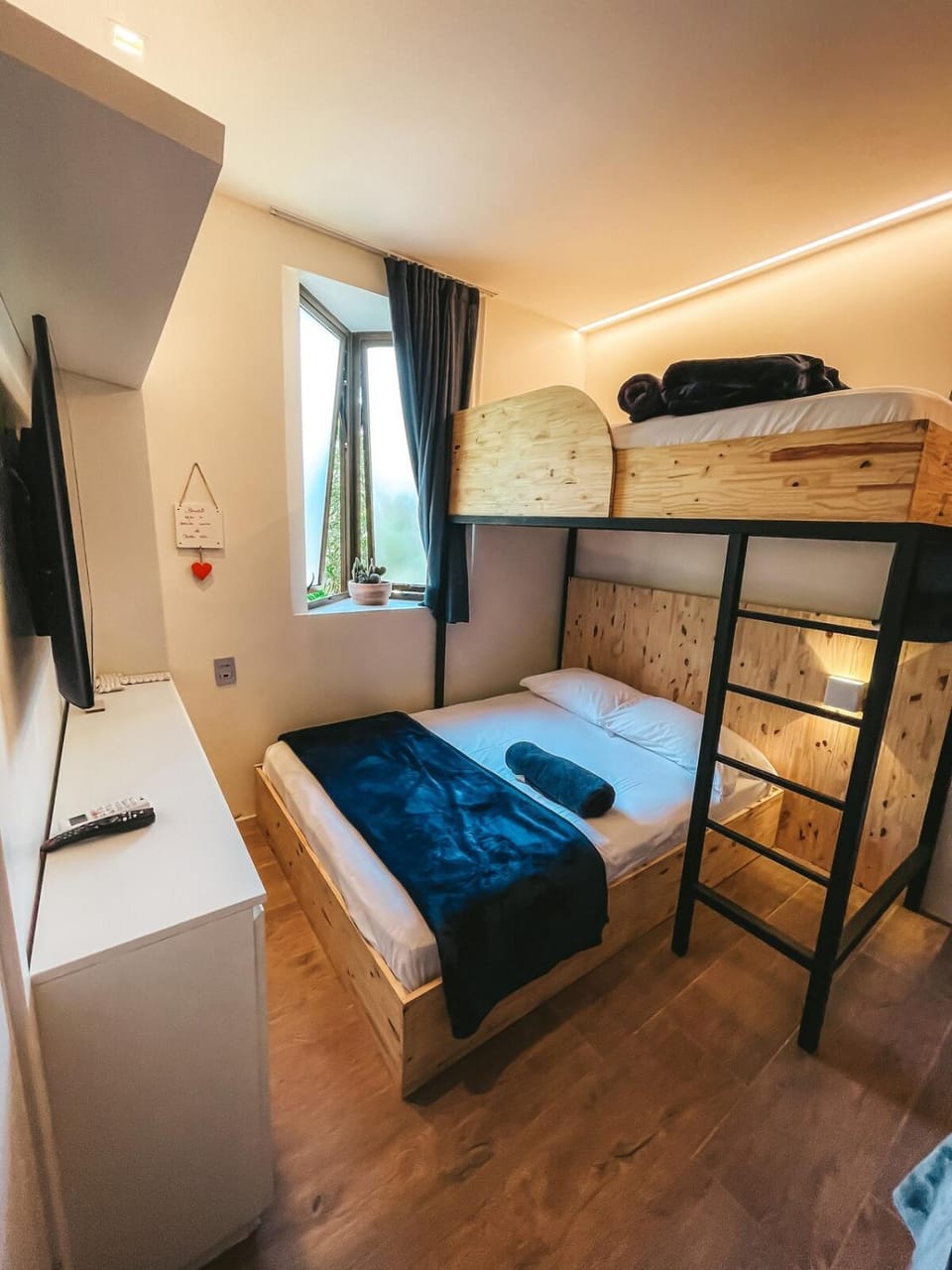 Bed, Bedroom, bunk bed