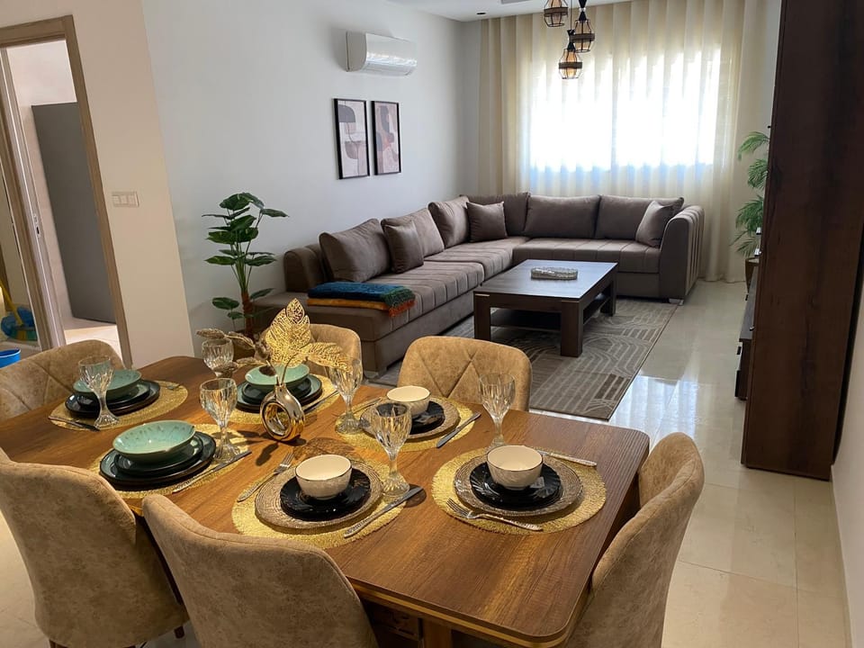 Living room, Seating area, Dining area