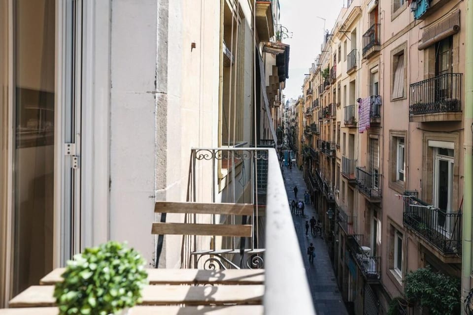 La Rambla - Catalonia Square Apt 4BD-2BTH Apartment in Barcelona