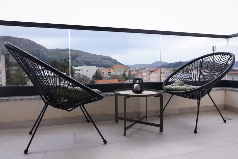 View (from property/room), Balcony/Terrace, Mountain view