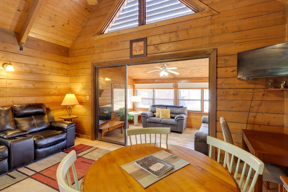Cabin w/ Boat Launch & Pool Access in Okeechobee Cabin in Lake Okeechobee