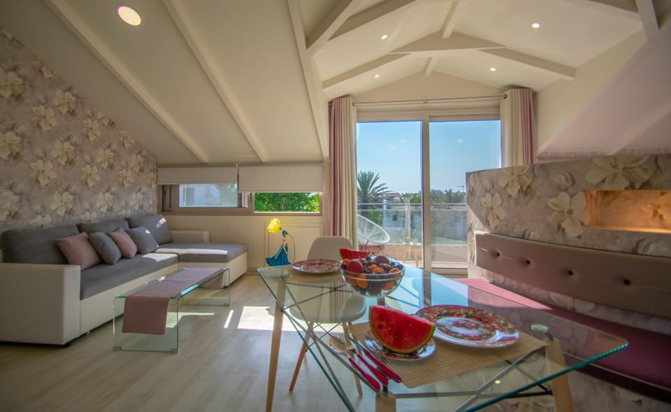 Living room, Seating area, Dining area, Sea view