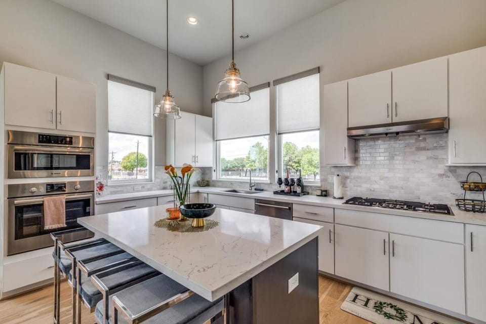 Luxurious 3 story home in Houston! Elegance galore House in Houston
