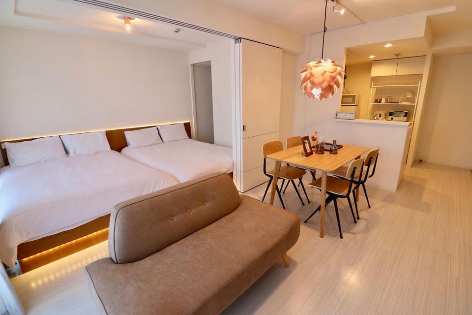 Bed, Living room, Photo of the whole room, Dining area