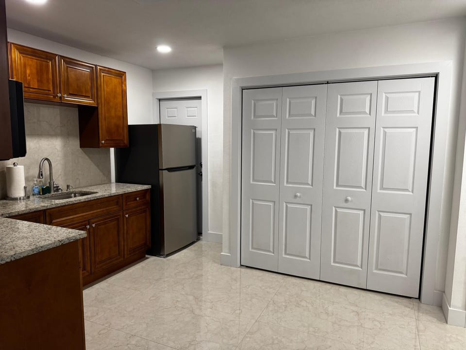 New Aparment in Tampa Apartment in Town N Country