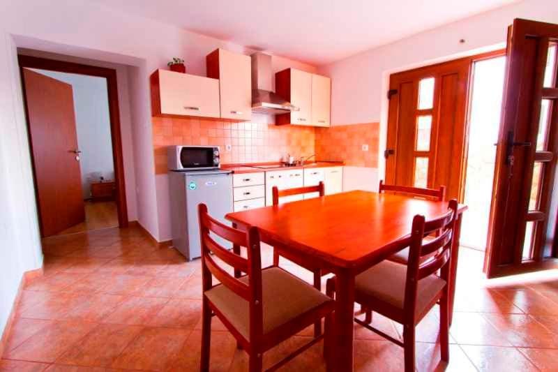 Apartment in Njivice - Insel Krk 54170 Apartment in Primorje-Gorski Kotar County