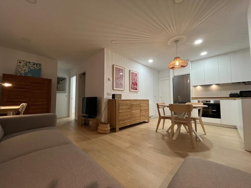 Kitchen or kitchenette, Living room