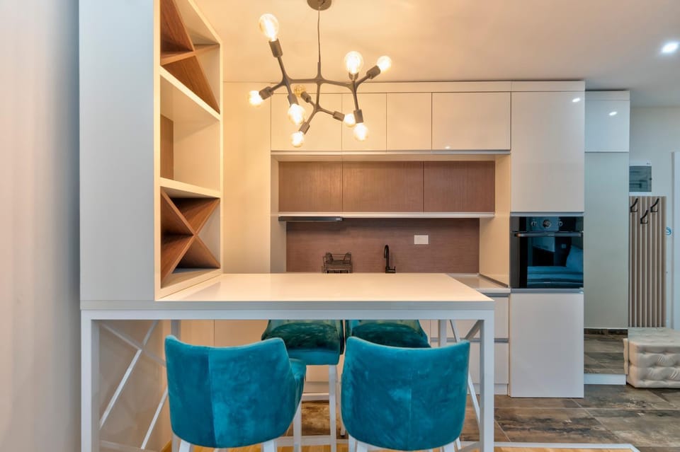 Kitchen or kitchenette, oven