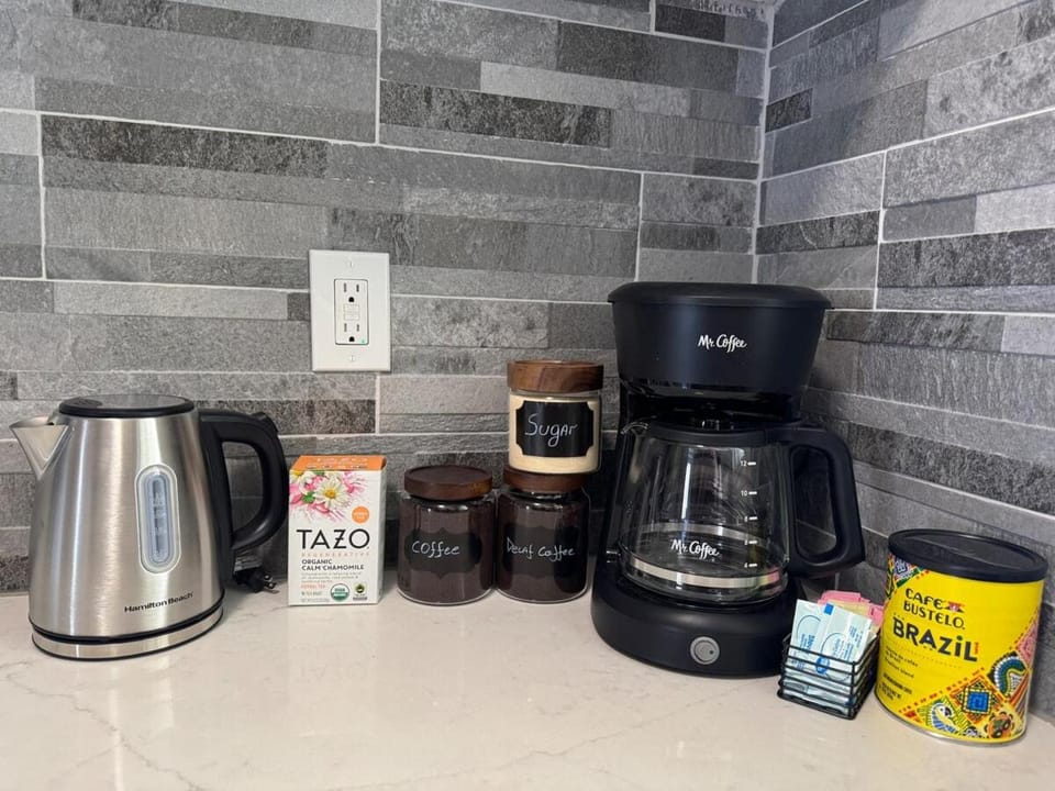 Coffee/tea facilities, Kitchen or kitchenette