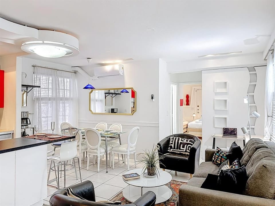 Spacious beach gem Perfect for groups and couples Apartment in Miami Beach