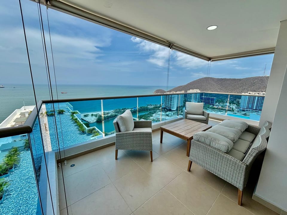 Natural landscape, View (from property/room), Balcony/Terrace, Seating area, Mountain view, Sea view