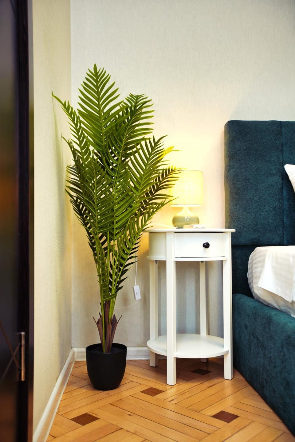 Bed, Photo of the whole room, Decorative detail, Bedroom