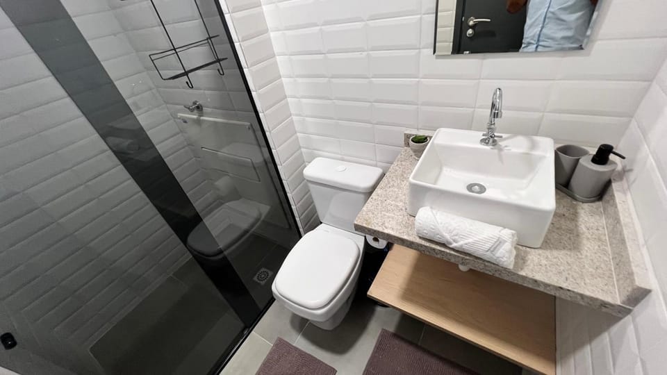 Shower, Toilet, Bathroom, towels