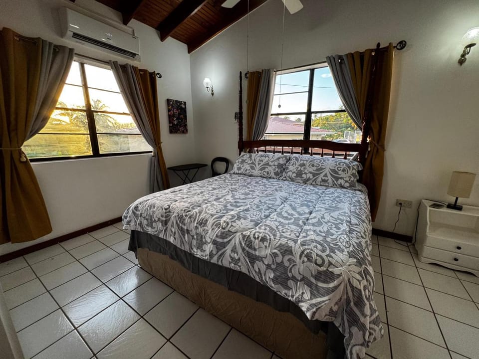 Bed, Photo of the whole room, Bedroom, air conditioner